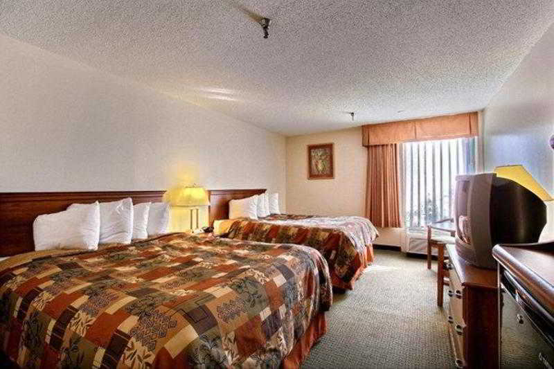 Days Inn & Suites By Wyndham Mt Pleasant Mount Pleasant Zimmer foto