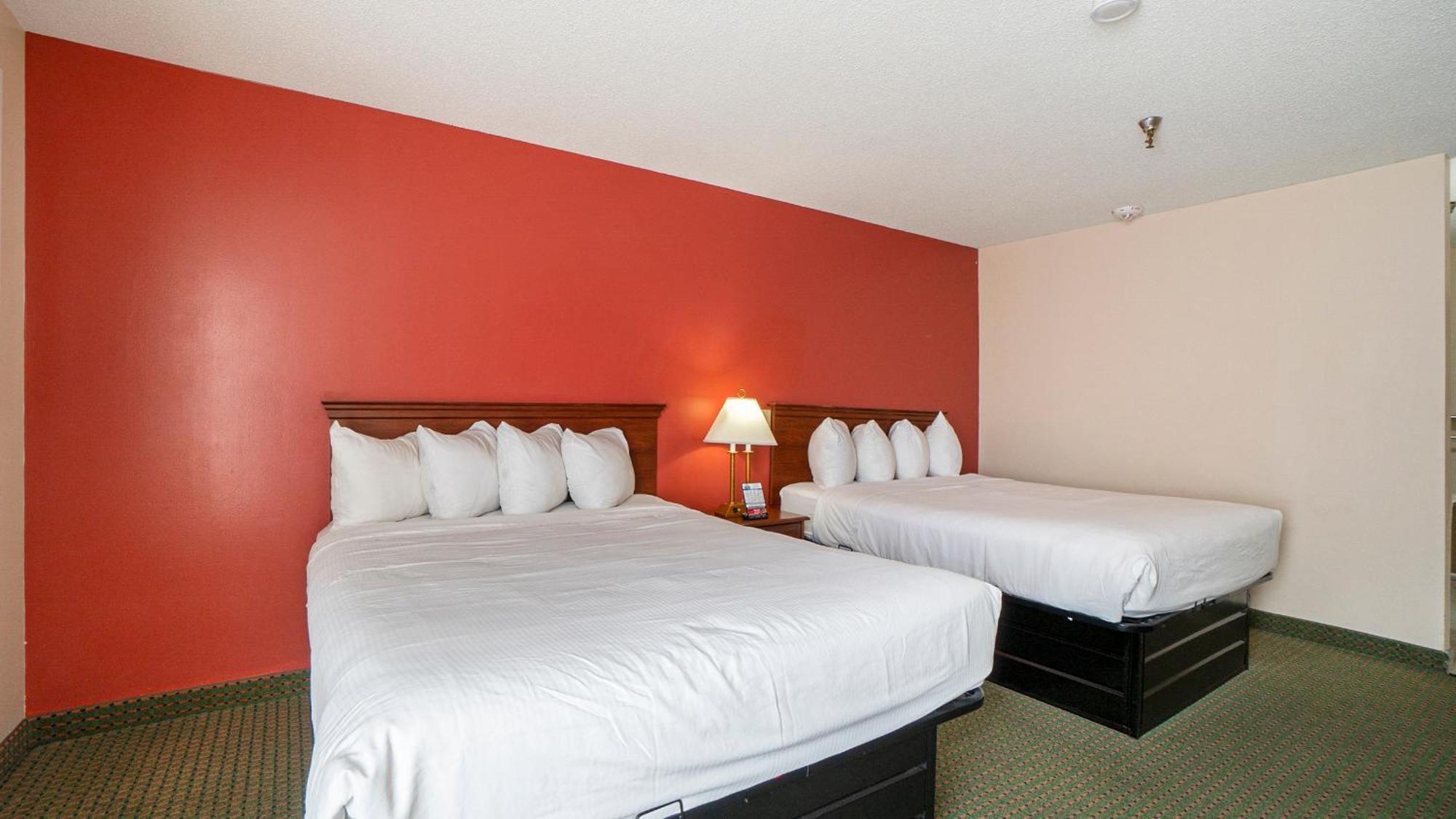 Days Inn & Suites By Wyndham Mt Pleasant Mount Pleasant Zimmer foto