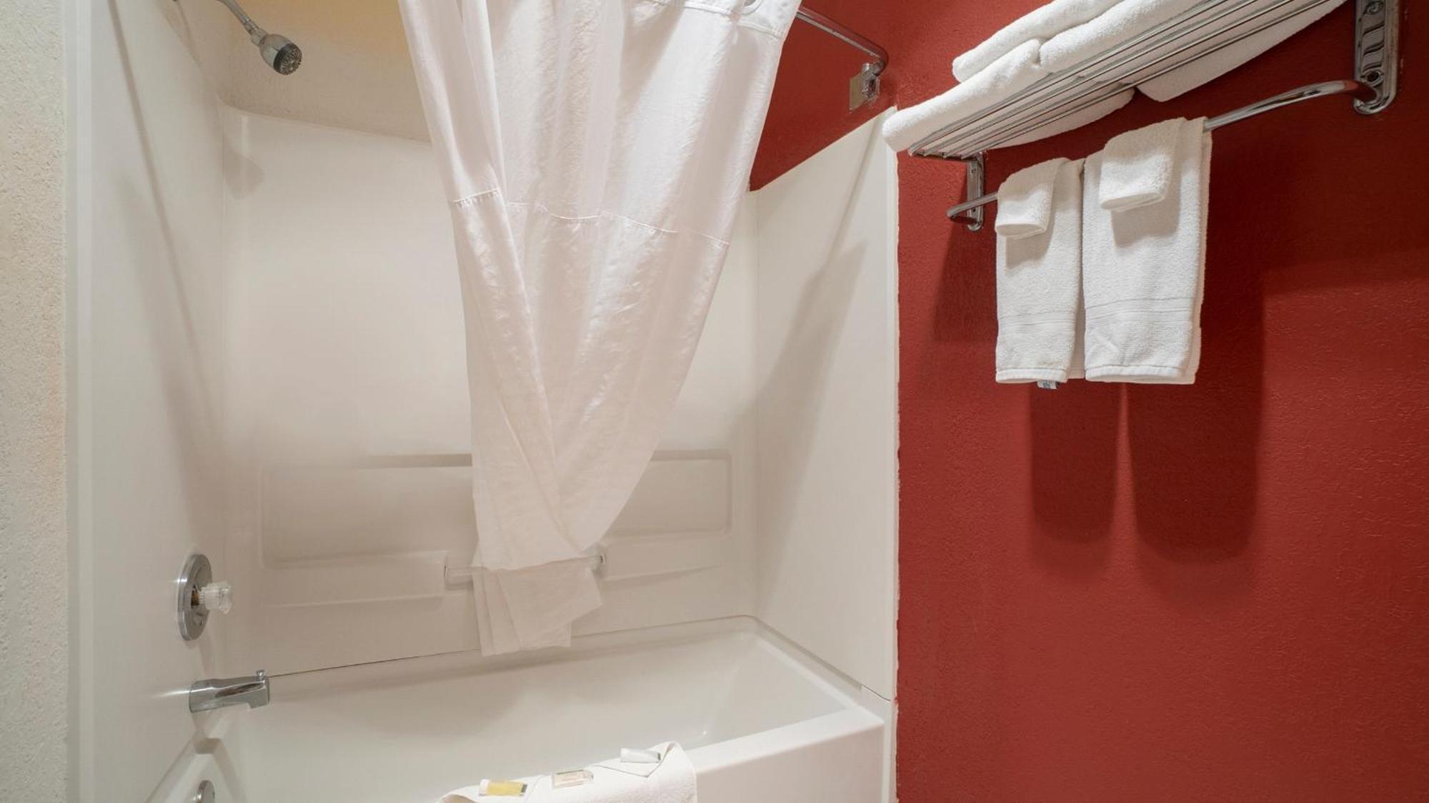 Days Inn & Suites By Wyndham Mt Pleasant Mount Pleasant Zimmer foto