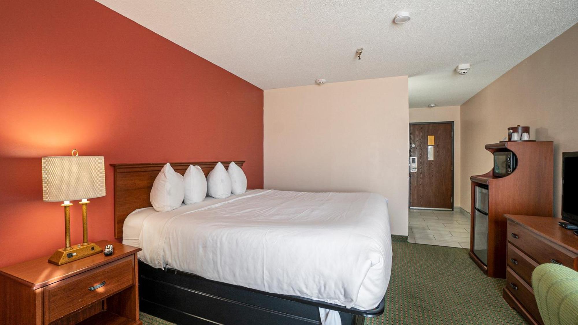 Days Inn & Suites By Wyndham Mt Pleasant Mount Pleasant Zimmer foto